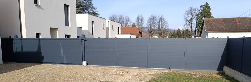Portail coulissant et clôture  Modèle POUILLY Aluconcept